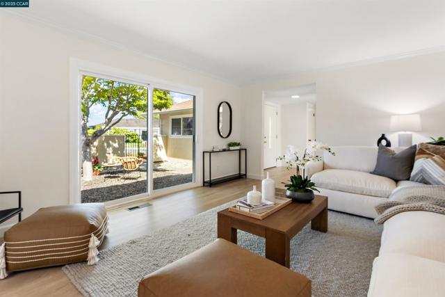 59 Shuey Dr, Moraga CA: https://media.crmls.org/mediaz/1132dea7-db42-4b9c-8b43-aece63a29cbf.jpg