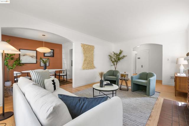 2451 Carmel St, Oakland CA: https://media.crmls.org/mediaz/1133e99b-546a-435f-a983-3de3a1a519b9.jpg