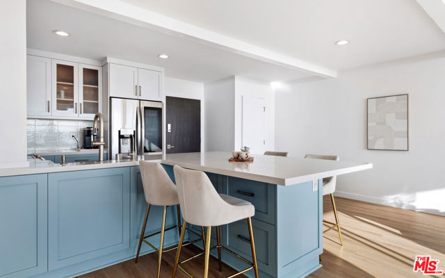 11862 Starfish Lane, Malibu CA: https://media.crmls.org/mediaz/113410be-397f-43e3-b73f-a82c6ddb8925.jpg