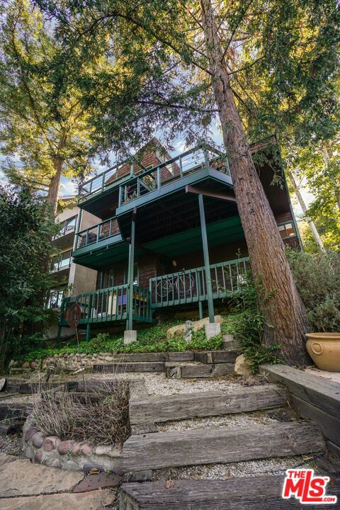 730 Basin Drive, Topanga CA: https://media.crmls.org/mediaz/11342525-bcd9-4616-b591-9a14b25c9477.jpg