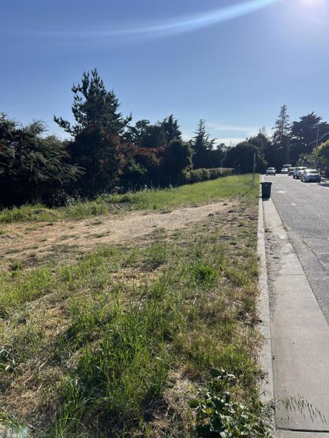 207 Grandview Street, Santa Cruz CA: https://media.crmls.org/mediaz/11349d72-323b-4e27-8151-446f456d5df8.jpg