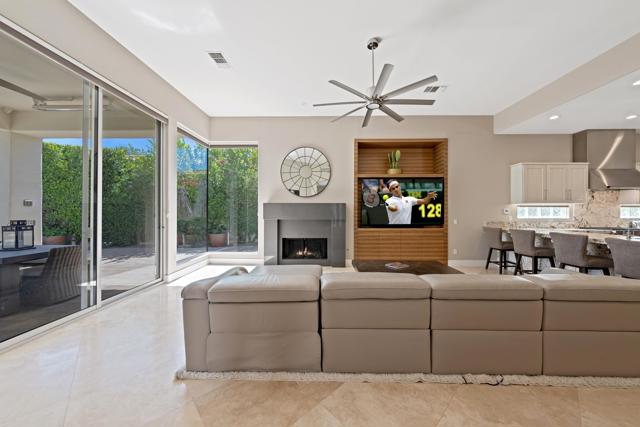 306 Loch Lomond Road, Rancho Mirage CA: https://media.crmls.org/mediaz/1134ce32-e7e5-4cea-9504-884104be59a3.jpg
