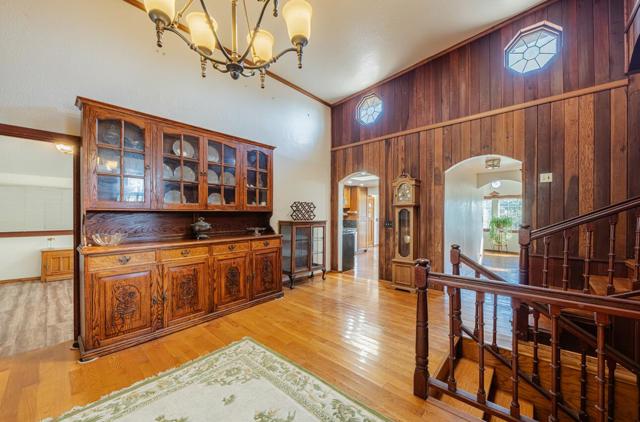 17945 Pesante Road, Salinas CA: https://media.crmls.org/mediaz/11350567-e727-4a7f-be62-c8065887e2c0.jpg