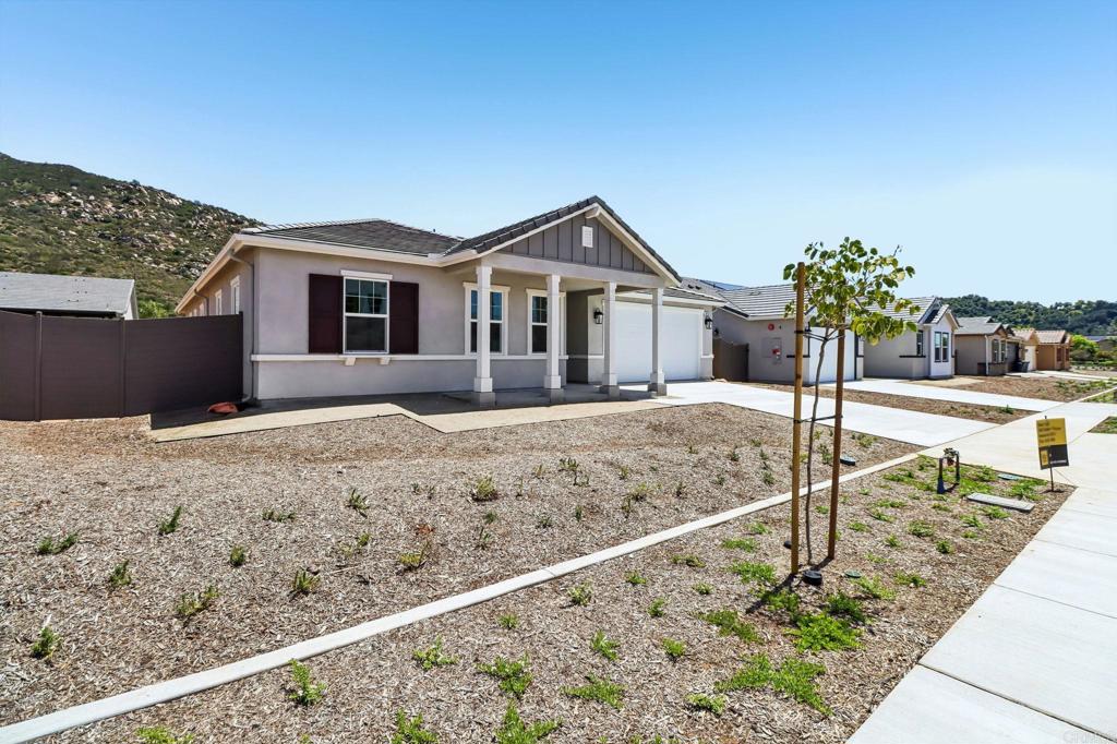 https://media.crmls.org/mediaz/113562e6-cd7c-4e29-85a3-bbc133da9ddf.jpg?preset=X-Large