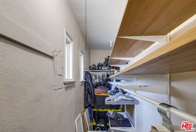 7220 10th Avenue, Los Angeles CA: https://media.crmls.org/mediaz/113572bb-b2e1-4b82-b908-a2b90ee8d21e.jpg