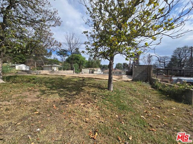 3792 El Sereno Avenue, Altadena CA: https://media.crmls.org/mediaz/1136835f-3c68-4e94-a88b-dc6ac47d4b08.jpg