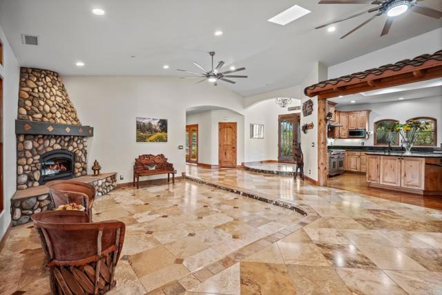 15636 Sage Hill Drive, Ramona CA: https://media.crmls.org/mediaz/113788ce-dfef-4984-8dff-858356af3f7a.jpg