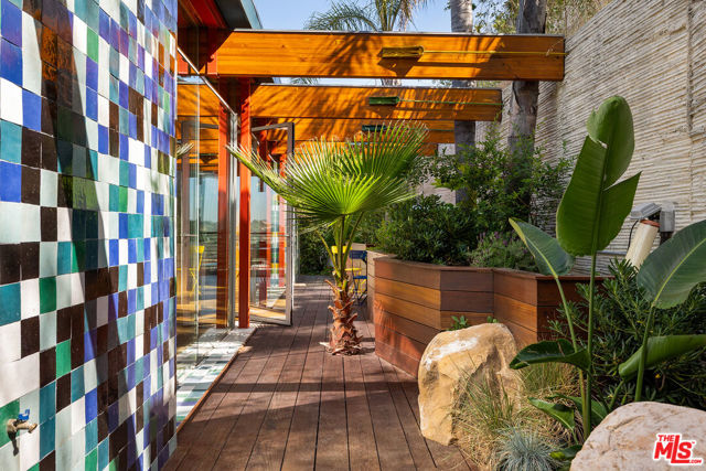 1515 Killarney Avenue, Los Angeles CA: https://media.crmls.org/mediaz/1137fdc1-9063-4e0e-abbc-9a791f08c1bf.jpg
