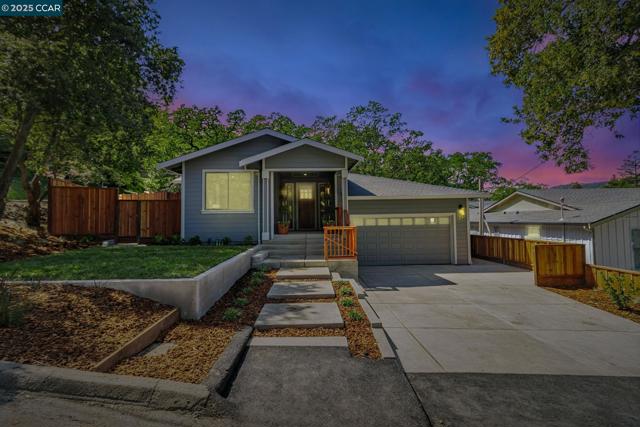 945 Yorkshire Ct, Lafayette CA: https://media.crmls.org/mediaz/113879d1-00fe-4e23-8726-5389c3afa446.jpg