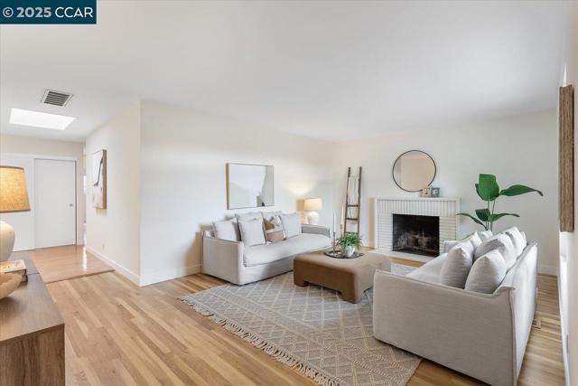 2326 Bramble Ct, Castro Valley CA: https://media.crmls.org/mediaz/113886ac-7841-409d-83dd-7a7d8667b471.jpg