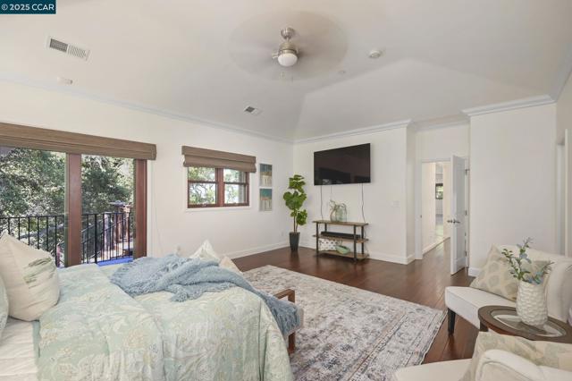 3981 Amyx Ct, Hayward CA: https://media.crmls.org/mediaz/11389596-4448-4967-82fb-fbde62595ff3.jpg