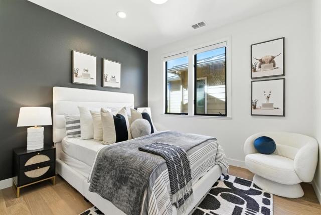 405 Spruce Lane, Palo Alto CA: https://media.crmls.org/mediaz/11389ba7-2d10-488a-900c-e4277ee6420c.jpg