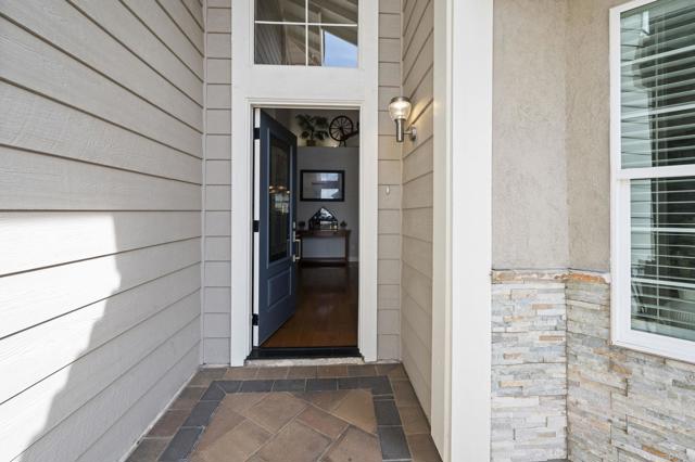 Detail Gallery Image 2 of 38 For 2075 Pierce Ct, El Cajon,  CA 92019 - 4 Beds | 3 Baths