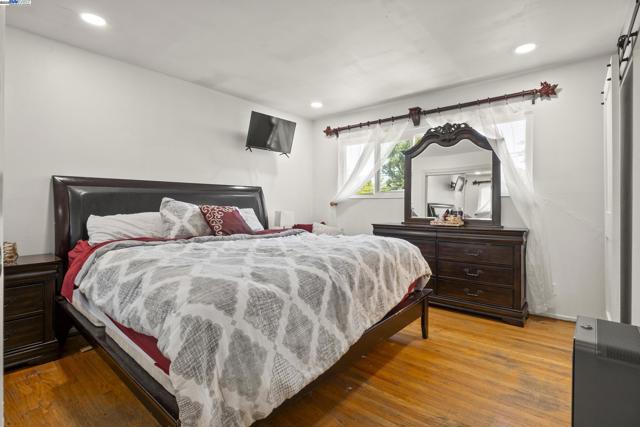 963 Getoun Dr, Concord CA: https://media.crmls.org/mediaz/1138ecc2-d96d-42b3-8741-b7107d46f1ab.jpg