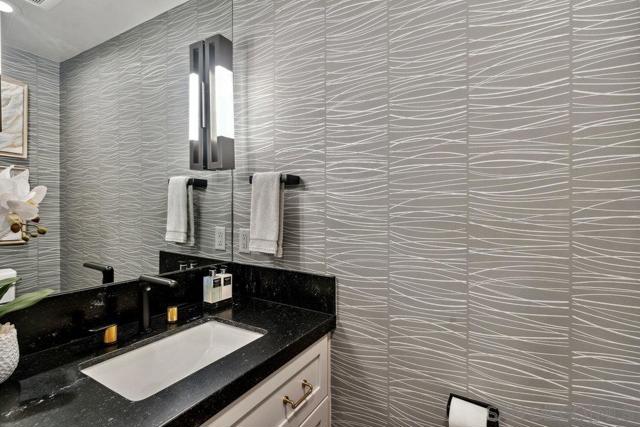 12 Mardi Gras Rd, Coronado CA: https://media.crmls.org/mediaz/113990e0-cf94-4eea-9347-f1783b414cdc.jpg
