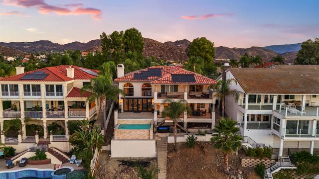 22590 Canyon Lake Drive South, Canyon Lake CA: https://media.crmls.org/mediaz/1139dc57-a138-4439-8693-63cfe43aaef4.jpg