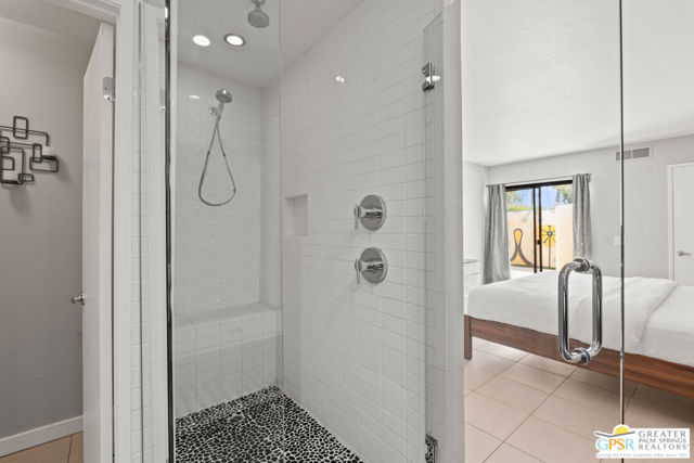 415 N Hermosa Drive, Palm Springs CA: https://media.crmls.org/mediaz/1139e0e9-03de-4a11-b062-4aa355ed199f.jpg
