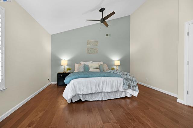 2200 Oneida Cir, Danville CA: https://media.crmls.org/mediaz/113a034a-f2c5-4f62-9877-81980e7c45ca.jpg