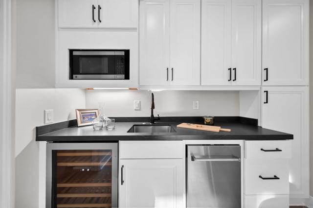 Image 32 of 59 For 812 Cleveland Street 1