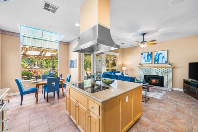 444 Cabonia Ct, Pleasanton CA: https://media.crmls.org/mediaz/113a453d-3b60-41d0-bc50-0f69ccd76366.jpg