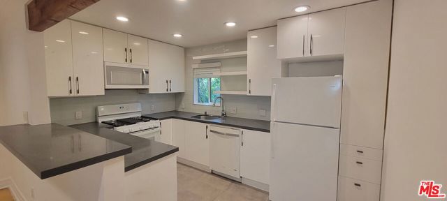305 Broadway Street, 4 photo 13