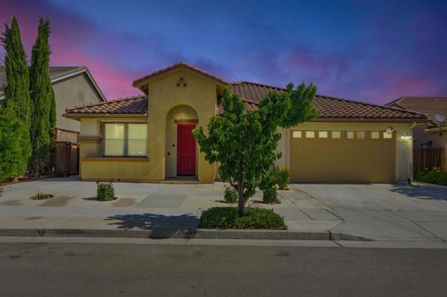 1254 Steinbeck Drive, Hollister CA: https://media.crmls.org/mediaz/113c9127-57e2-4fb5-8127-314fe8802c0f.jpg