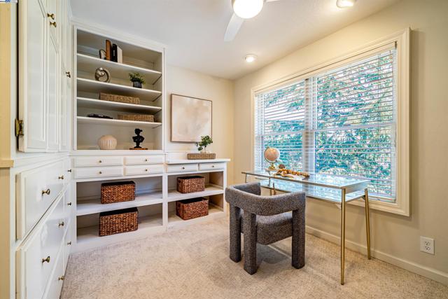 216 Salamanca Ct, San Ramon CA: https://media.crmls.org/mediaz/113ca7ae-7759-41d6-baeb-21da9853925d.jpg