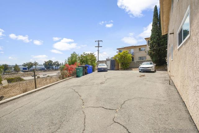 3389 91 C Street, San Diego CA: https://media.crmls.org/mediaz/113cbb77-5b43-480a-b276-0bd2539b0415.jpg