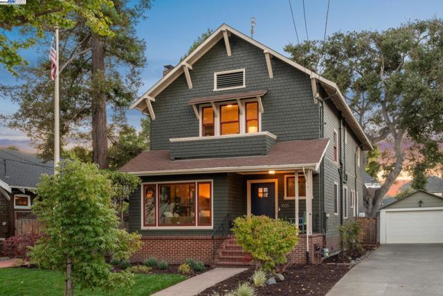 1335 Grove St, Alameda CA: https://media.crmls.org/mediaz/113dfb0f-e707-4c73-a32f-fcfed832c278.jpg