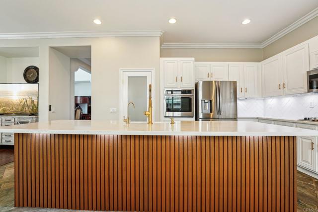 Detail Gallery Image 6 of 35 For 32555 Safflower St, Winchester,  CA 92596 - 5 Beds | 5 Baths