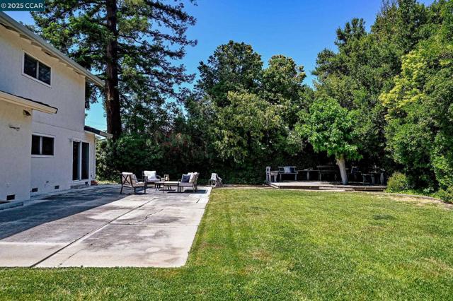 3701 Sattler Dr, Concord CA: https://media.crmls.org/mediaz/113e782c-963c-418f-a8be-046e392bf56c.jpg