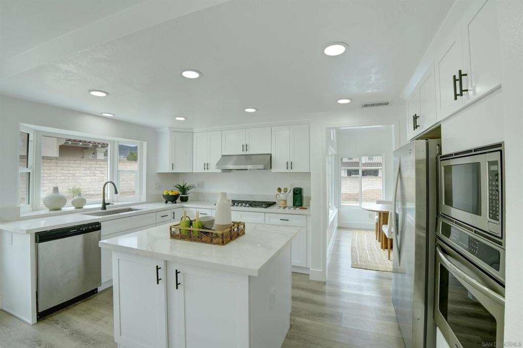 MLS #250025010SD img 16