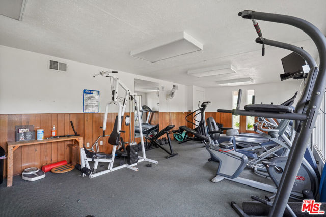 30473 Mulholland Hwy, Agoura Hills CA: https://media.crmls.org/mediaz/113ea970-9410-434b-9189-7635316013b0.jpg