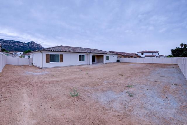 2981 Orchard Glen, Escondido CA: https://media.crmls.org/mediaz/113f6fe7-8ac6-47f9-bdaf-943279bec6bb.jpg
