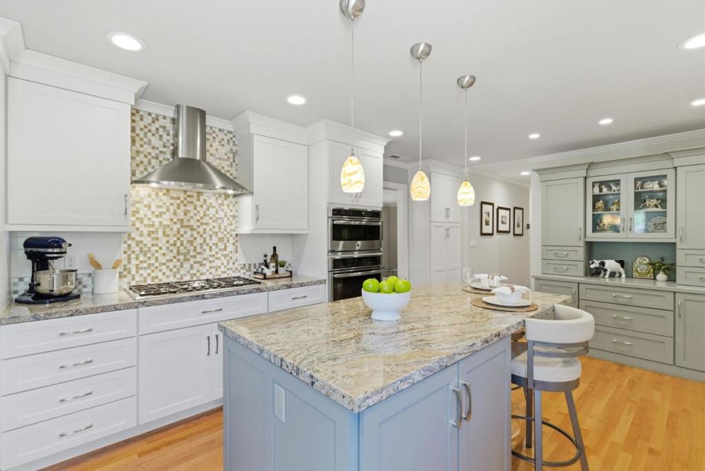 https://media.crmls.org/mediaz/113fba8e-ca00-4b14-918c-ea1519aac9fe.jpg?preset=X-Large