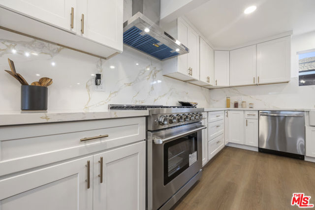 Image 13 of 70 For 19203 Galway Avenue