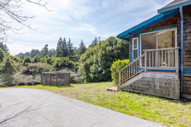 495 Larsen Road, Aptos CA: https://media.crmls.org/mediaz/1140089e-4f8f-41c1-9fc3-74a602b5649c.jpg