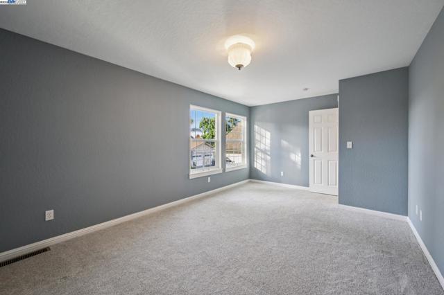 3801 Mohr Ave, Pleasanton CA: https://media.crmls.org/mediaz/11403dbc-dbc7-4377-b501-1fffde243d40.jpg