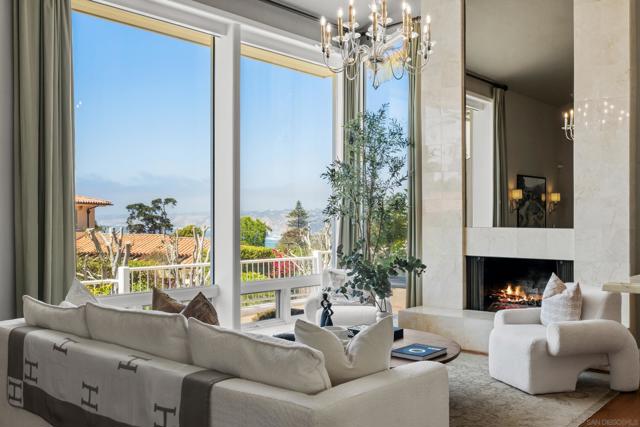 1543 Soledad Avenue, La Jolla CA: https://media.crmls.org/mediaz/1140aa50-d958-406c-9032-536d7fcd19be.jpg