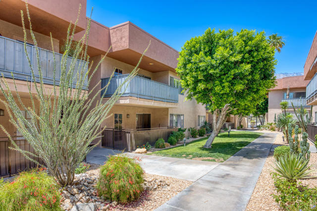 400 N Sunrise Way, Palm Springs CA: https://media.crmls.org/mediaz/1140d0a5-612e-4a94-b7fa-d05d41f30935.jpg
