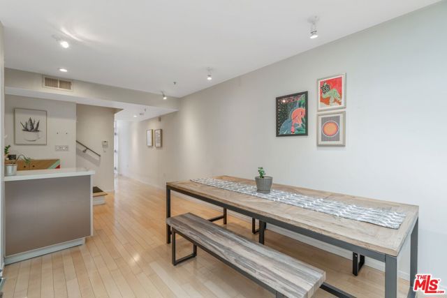 5806 Waring Avenue, Los Angeles CA: https://media.crmls.org/mediaz/1140db3d-505e-46ef-bf89-05c4c5888d12.jpg