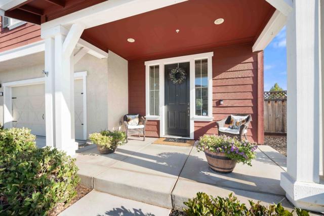 1061 Viognier Way, Gilroy CA: https://media.crmls.org/mediaz/1141c984-3dfb-429e-bbb2-ff0f3cab3b03.jpg