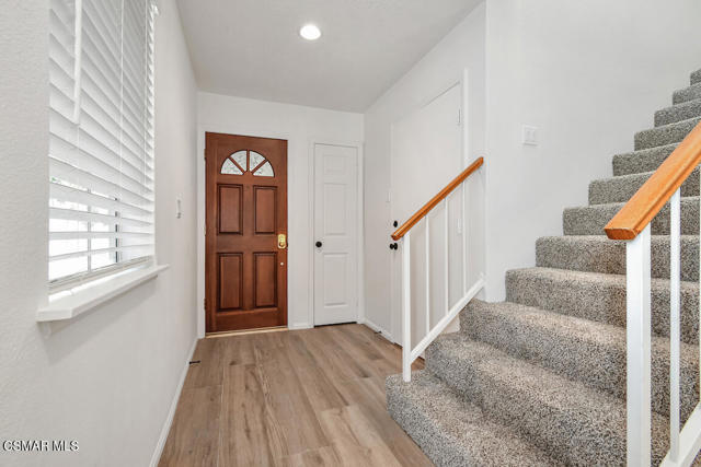 251 Hill Ranch Drive, Thousand Oaks CA: https://media.crmls.org/mediaz/114210a6-7758-4995-8d54-eb253971b098.jpg