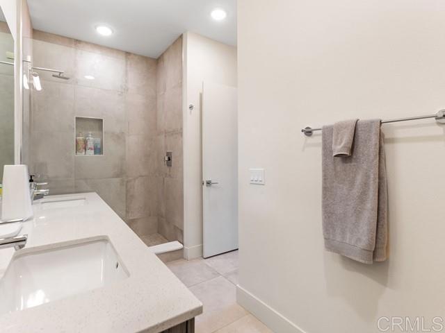 175 The Riv, Palm Springs CA: https://media.crmls.org/mediaz/114268e5-a09a-4b60-b302-b0e3b550ab1b.jpg