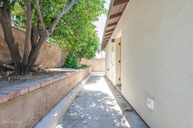 3242 Hereford Court, Simi Valley CA: https://media.crmls.org/mediaz/1142c029-668f-44b7-8379-70502507518a.jpg