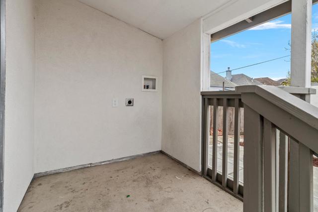 207 E San Luis Street, Salinas CA: https://media.crmls.org/mediaz/11453a67-c886-4299-a07e-92bf4775e786.jpg