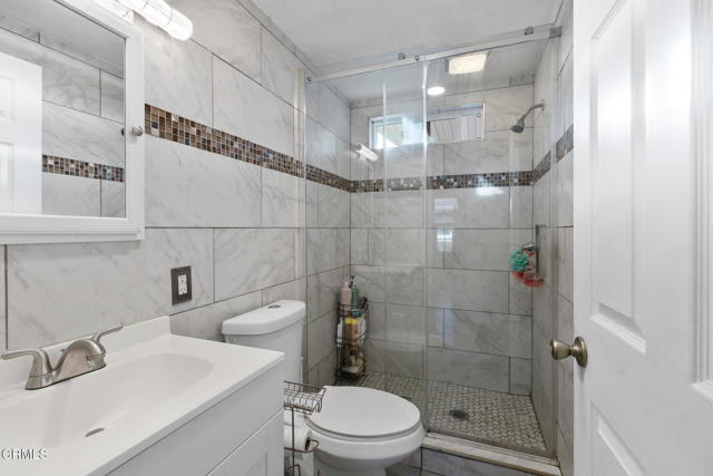 106 Arrowhead Circle, Oxnard CA: https://media.crmls.org/mediaz/1145d557-0ead-4822-9e13-85746eab7c56.jpg