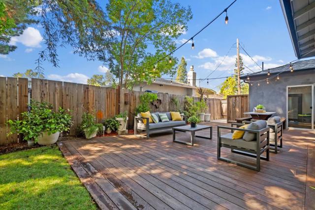 645 Maybell Avenue, Palo Alto CA: https://media.crmls.org/mediaz/1145f34a-dca4-4c1f-954d-2f1a301504a8.jpg