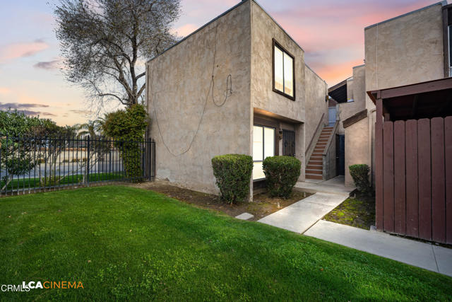 Detail Gallery Image 1 of 19 For 2617 Pinon Spring Cir #C,  Bakersfield,  CA 93309 - 3 Beds | 1/1 Baths