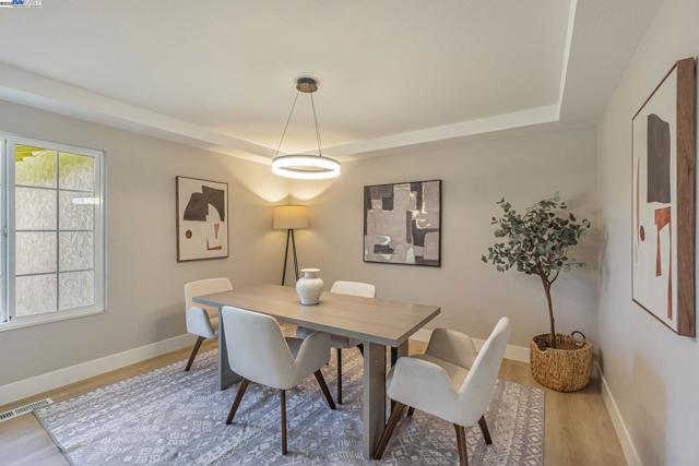 36 Barcelona Ct, Danville CA: https://media.crmls.org/mediaz/114637a0-9f5d-4d72-b8b3-14d48da4cda5.jpg